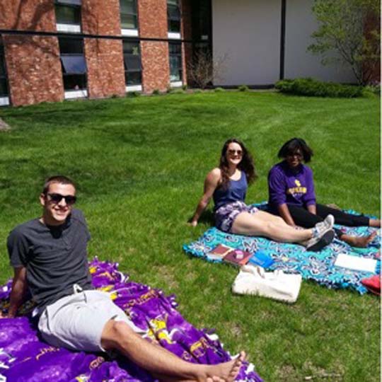 onpaintedstreet000124